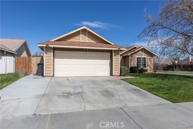 719 W Avenue H2, Lancaster, CA 93534