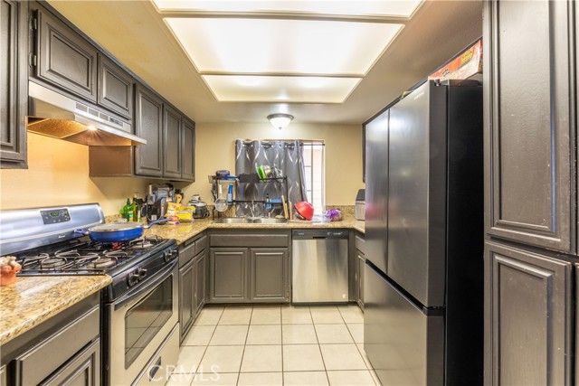 719 W Avenue H2, Lancaster, CA 93534