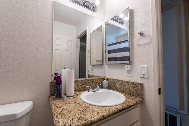 719 W Avenue H2, Lancaster, CA 93534