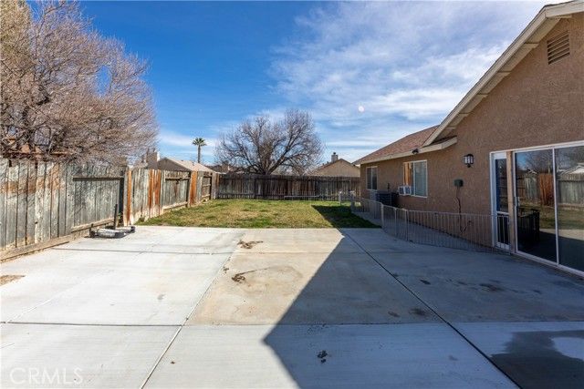 719 W Avenue H2, Lancaster, CA 93534