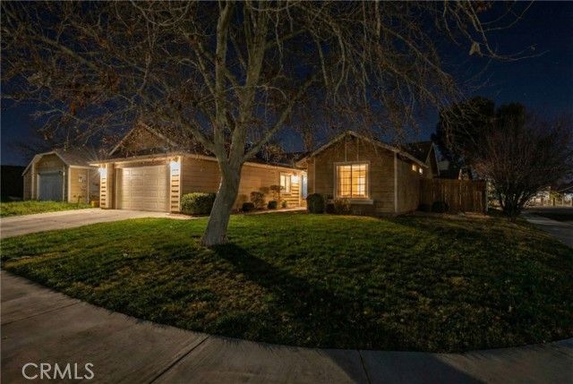 719 W Avenue H2, Lancaster, CA 93534