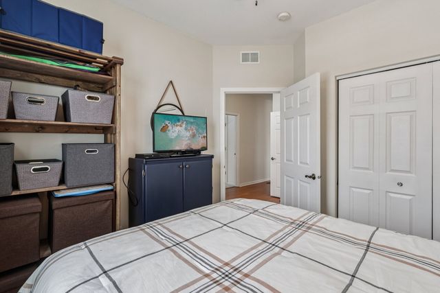 688 Cadillac Circle, Romeoville, IL 60446