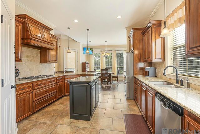 18380 Old Maplewood Dr, Prairieville, LA 70769