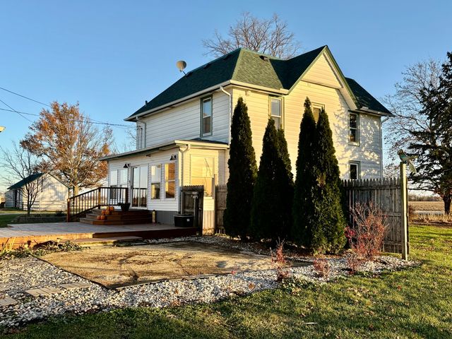 12916 Grange Hall Road, Capron, IL 61012