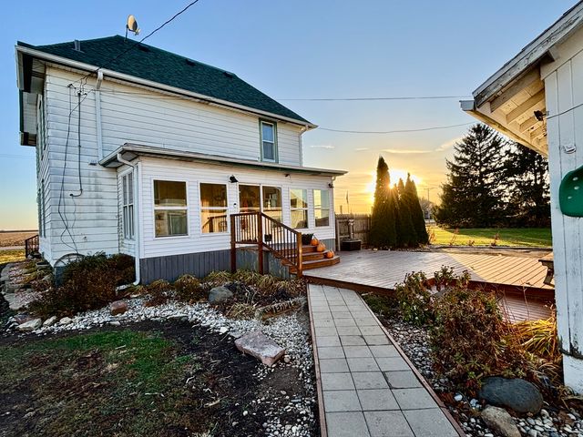 12916 Grange Hall Road, Capron, IL 61012