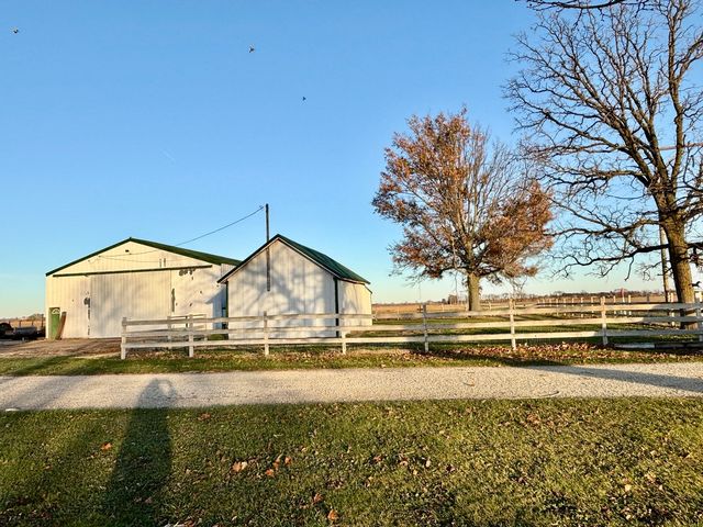 12916 Grange Hall Road, Capron, IL 61012
