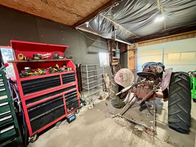 12916 Grange Hall Road, Capron, IL 61012