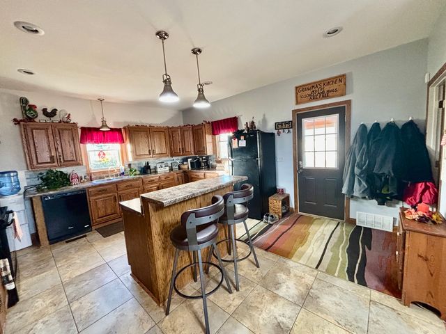 12916 Grange Hall Road, Capron, IL 61012