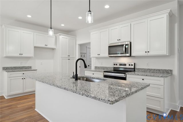 43 Oak Hill Rd, Cumberland, VA 23040