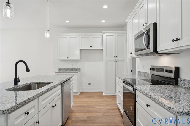 43 Oak Hill Rd, Cumberland, VA 23040