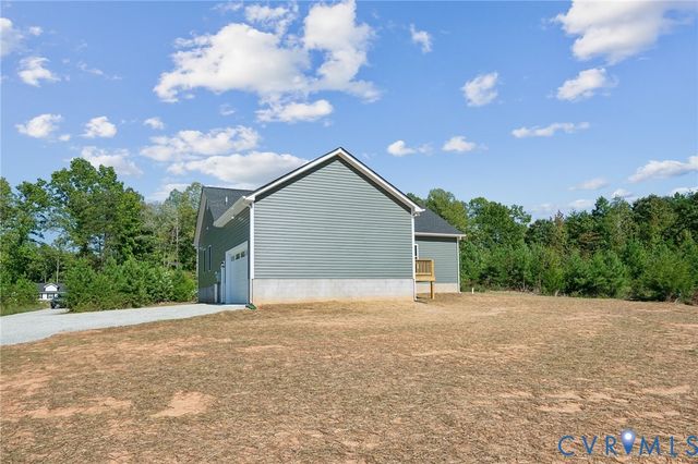 43 Oak Hill Rd, Cumberland, VA 23040