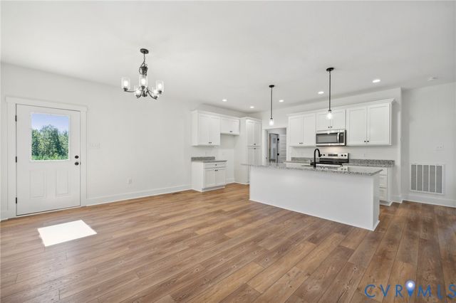 43 Oak Hill Rd, Cumberland, VA 23040