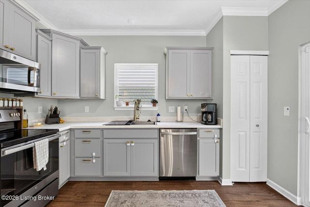 8437 Warbler Branch Way, Louisville, KY 40229