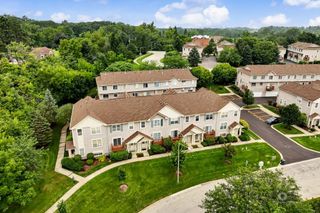11S490 Rachael Court, Willowbrook, IL 60527