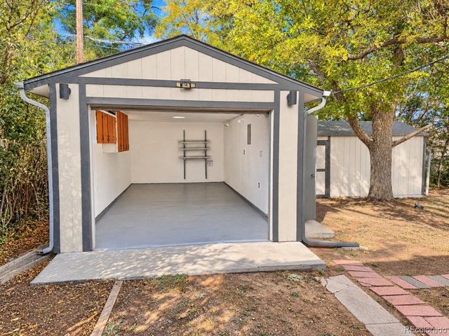 4055 S Hazel Court, Englewood, CO 80110