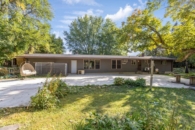 8722 47th Street SW, Howard Lake, MN 55349