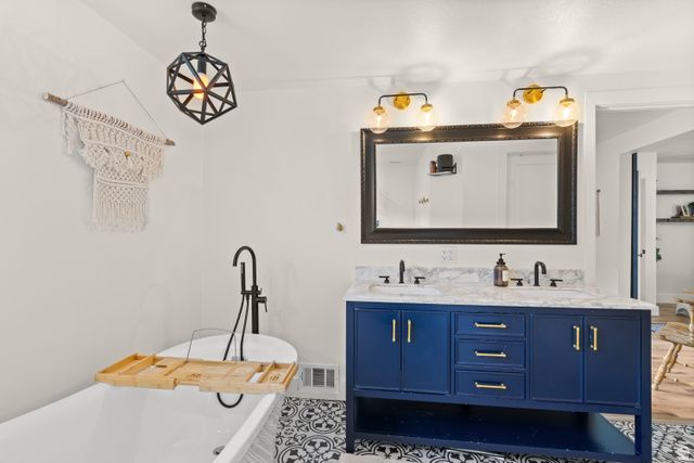 106 S 100 E, Farmington, UT 84025