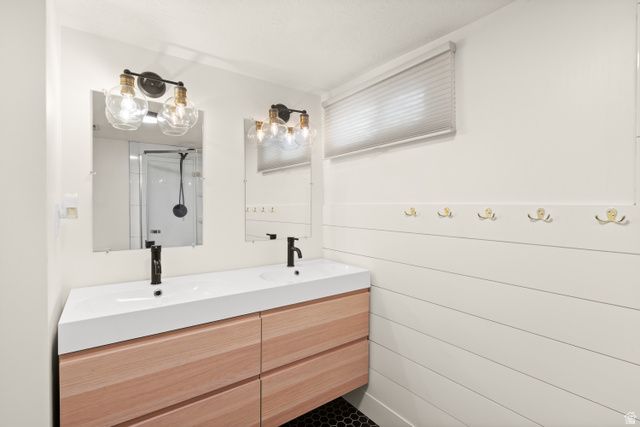 106 S 100 E, Farmington, UT 84025