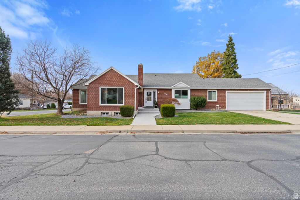 106 S 100 E, Farmington, UT 84025