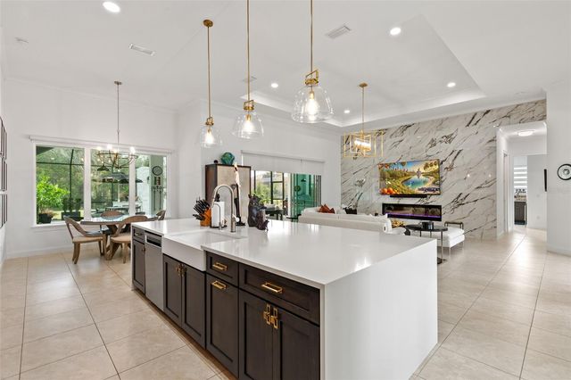 215 WILLOW OAK WAY, Palm Coast, FL 32137