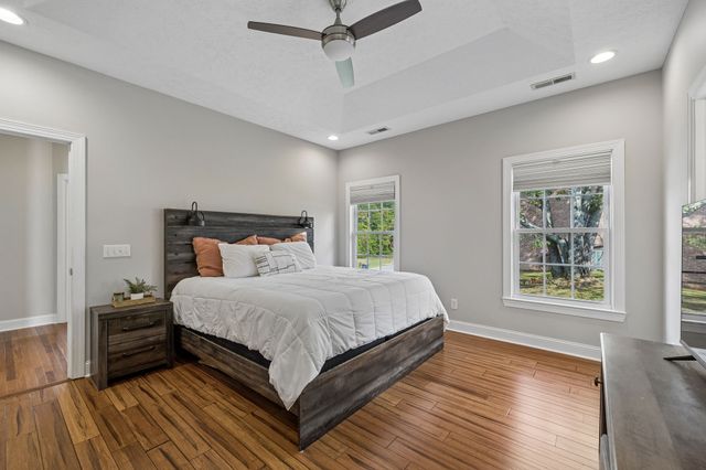 4075 Summit Dr, Greenbrier, TN 37073