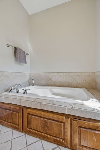 4075 Summit Dr, Greenbrier, TN 37073