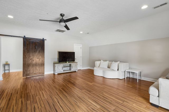 4075 Summit Dr, Greenbrier, TN 37073