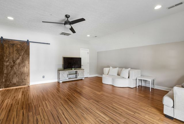 4075 Summit Dr, Greenbrier, TN 37073