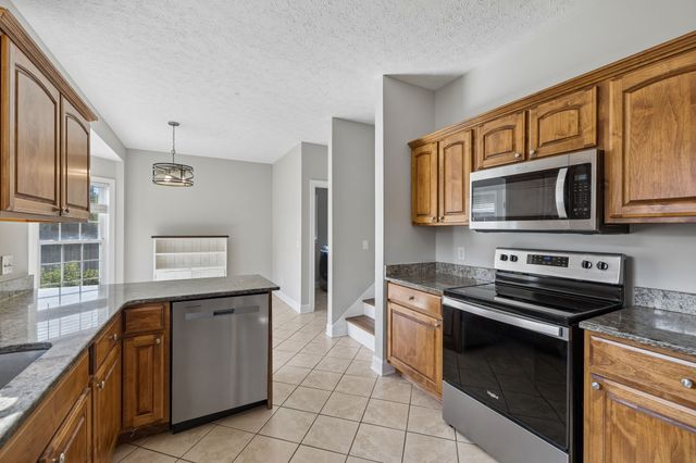 4075 Summit Dr, Greenbrier, TN 37073