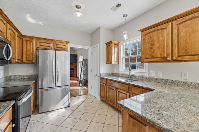4075 Summit Dr, Greenbrier, TN 37073