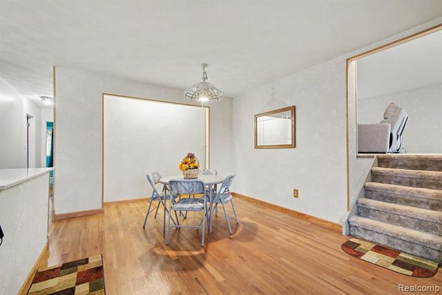 1564 Delmonte Street, Wolverine Lake, MI 48390