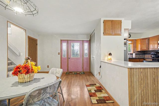 1564 Delmonte Street, Wolverine Lake, MI 48390