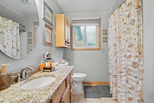 1564 Delmonte Street, Wolverine Lake, MI 48390