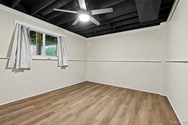 1564 Delmonte Street, Wolverine Lake, MI 48390