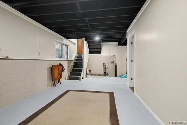 1564 Delmonte Street, Wolverine Lake, MI 48390