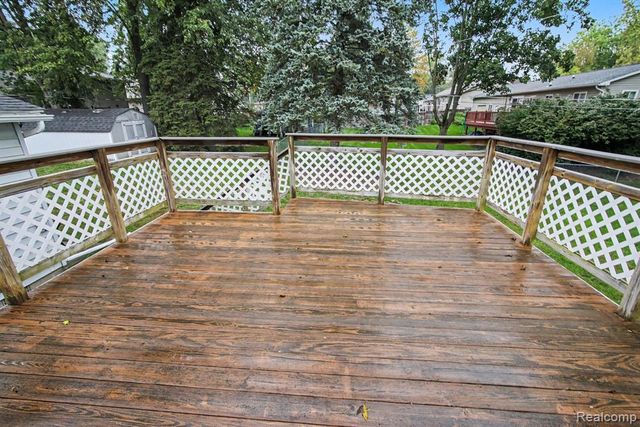 1564 Delmonte Street, Wolverine Lake, MI 48390