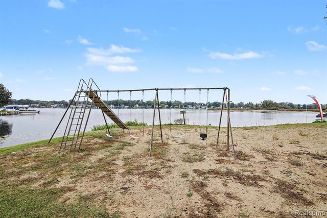 1564 Delmonte Street, Wolverine Lake, MI 48390