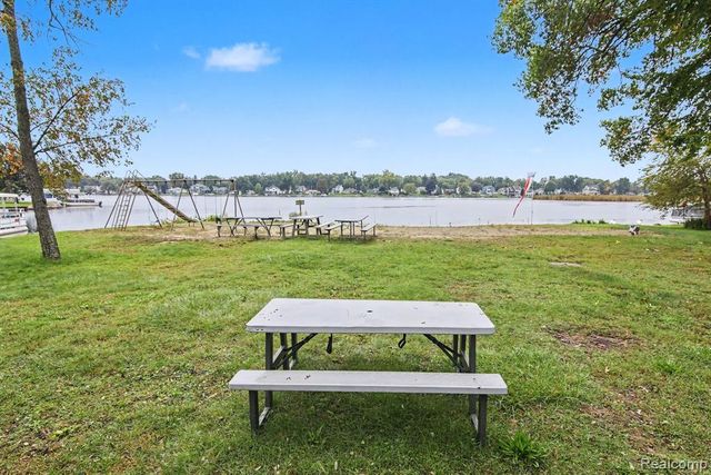 1564 Delmonte Street, Wolverine Lake, MI 48390