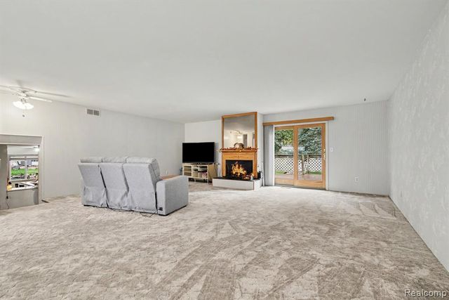1564 Delmonte Street, Wolverine Lake, MI 48390