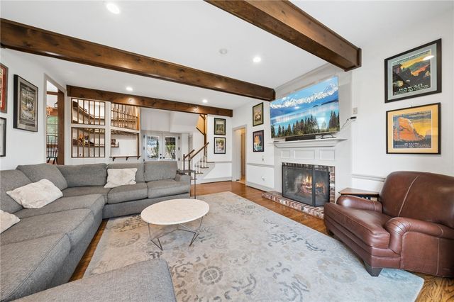 3116 Treeline Dr, Murrysville, PA 15668