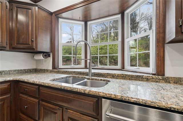 3116 Treeline Dr, Murrysville, PA 15668