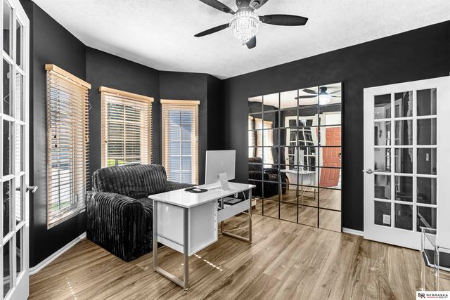 11828 S 52nd Street, Papillion, NE 68133