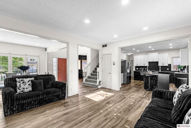 11828 S 52nd Street, Papillion, NE 68133