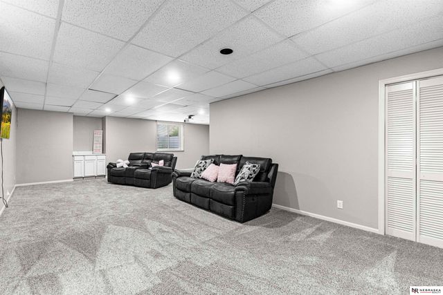 11828 S 52nd Street, Papillion, NE 68133