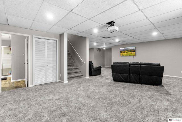 11828 S 52nd Street, Papillion, NE 68133