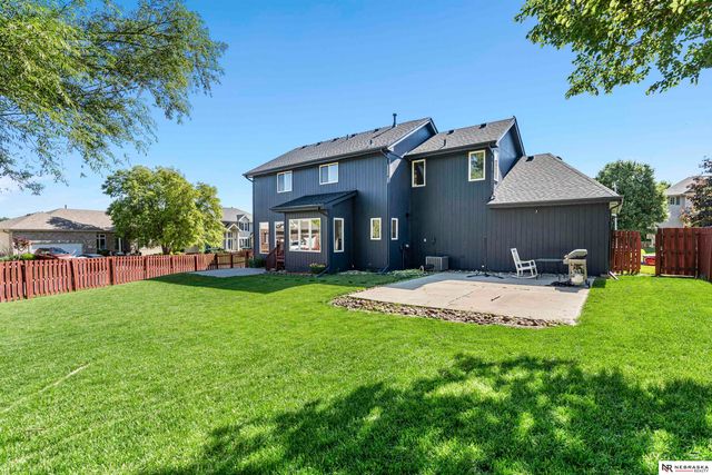 11828 S 52nd Street, Papillion, NE 68133