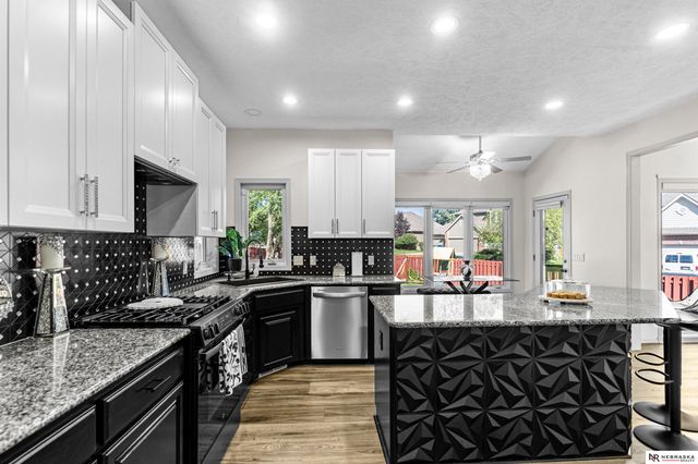 11828 S 52nd Street, Papillion, NE 68133