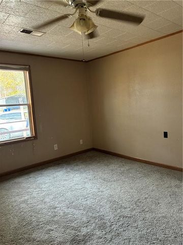 216 E Jackson Street, Sedalia, MO 65301