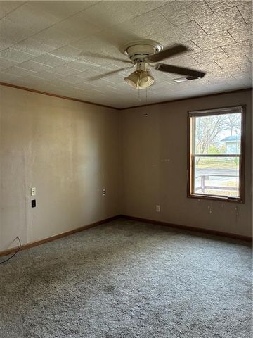 216 E Jackson Street, Sedalia, MO 65301