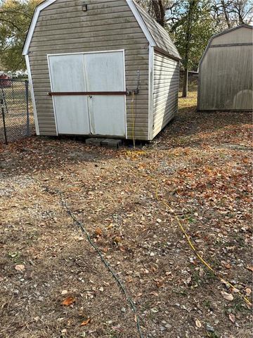 216 E Jackson Street, Sedalia, MO 65301